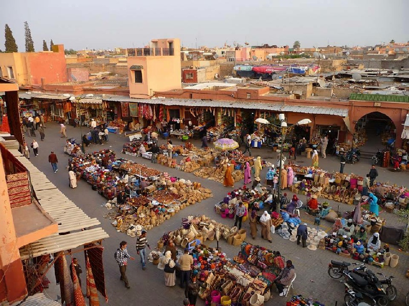 https://www.gettravel.net/wp-content/uploads/2022/10/marrakech-souk-jamma-fna-1.jpg
